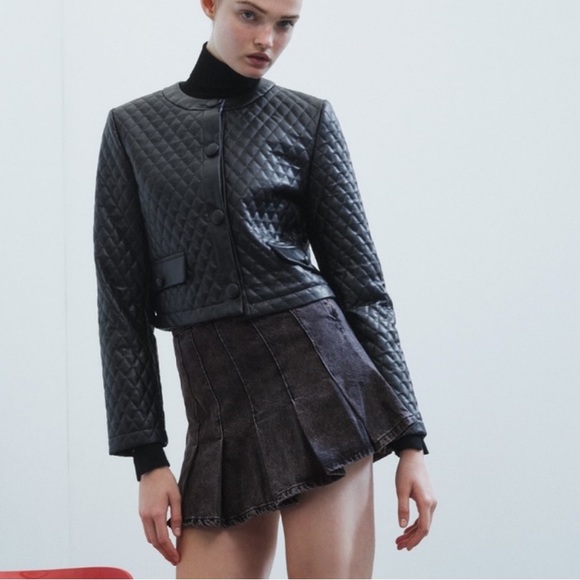 🆕 Quilted Vegan Leather Jacket - Picture 4 of 6